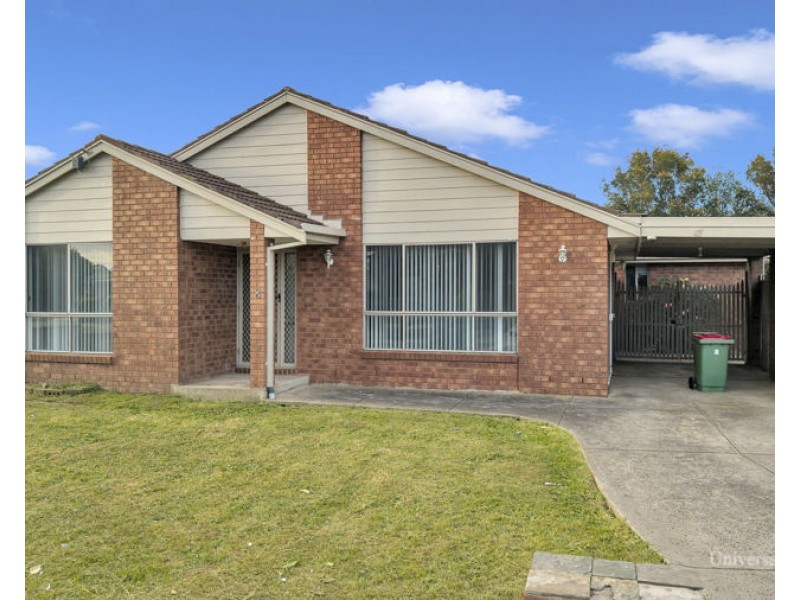 8 Manningtree Parade, Craigieburn VIC 3064