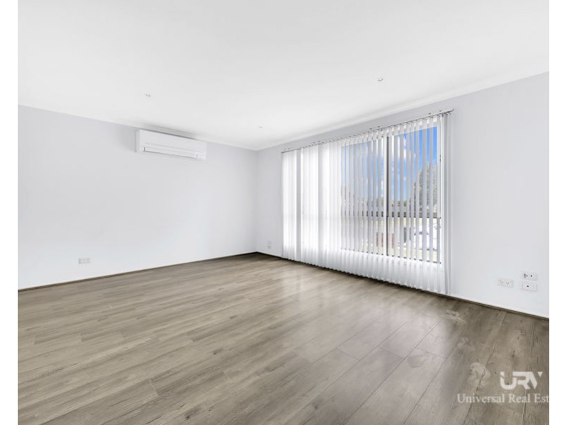 8 Manningtree Parade, Craigieburn VIC 3064