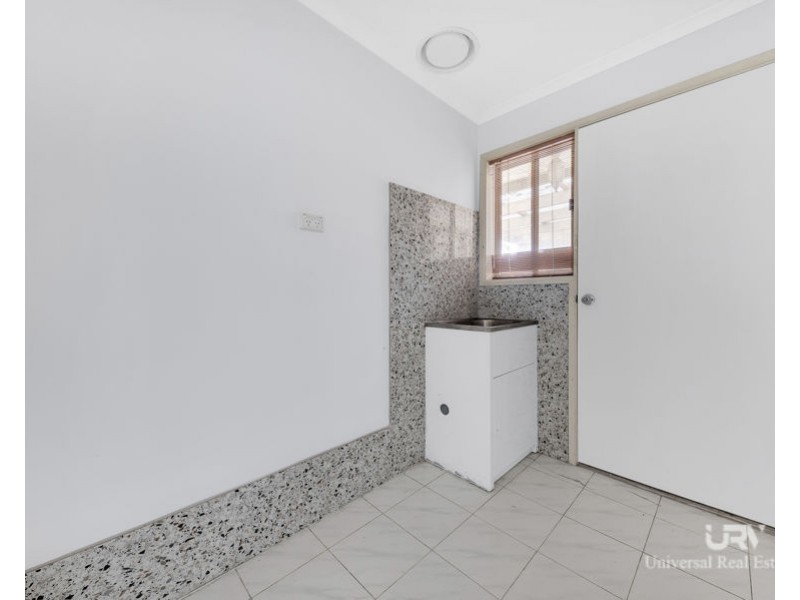 8 Manningtree Parade, Craigieburn VIC 3064
