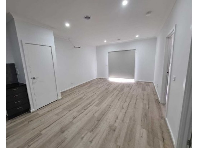 39 Kennedy Parade, Roxburgh Park VIC 3064