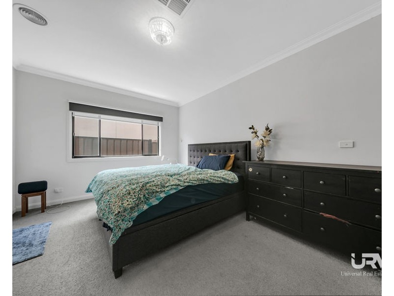 10 Spirited Cct, Craigieburn VIC 3064