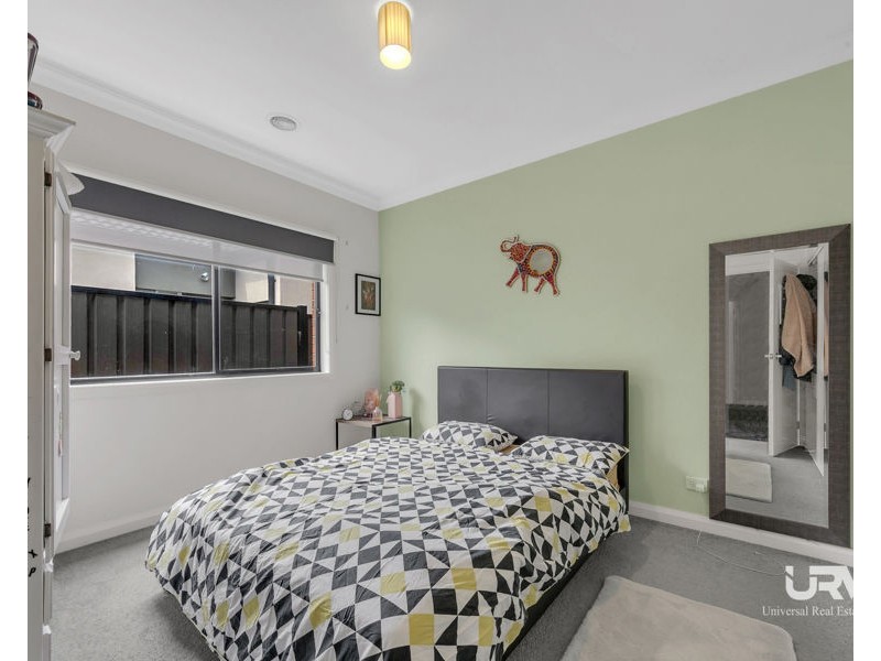 10 Spirited Cct, Craigieburn VIC 3064