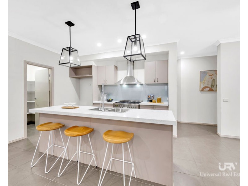 5 Rosleigh Drive, Craigieburn VIC 3064