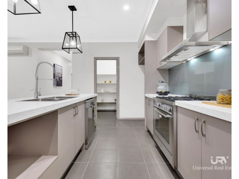 5 Rosleigh Drive, Craigieburn VIC 3064