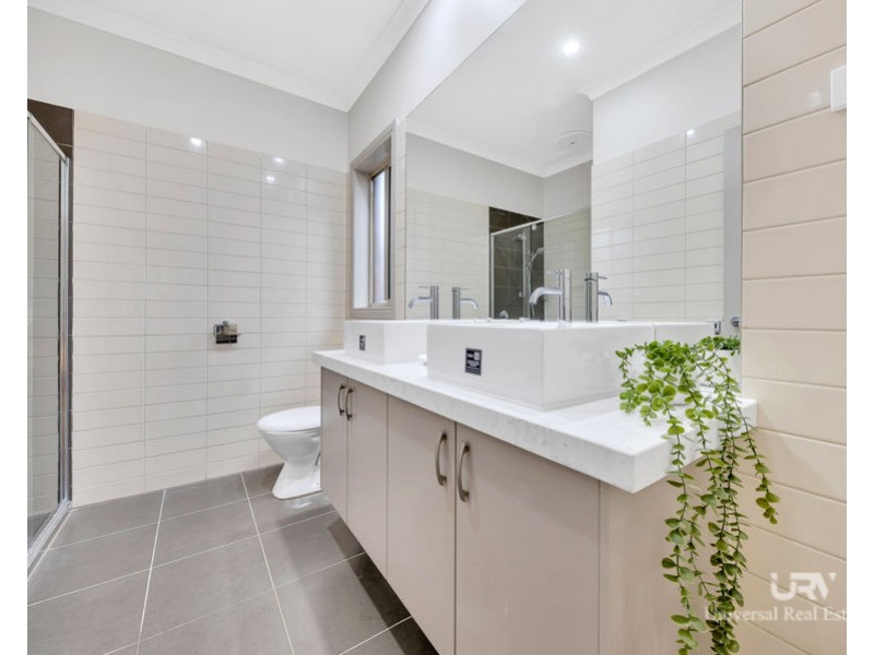 5 Rosleigh Drive, Craigieburn VIC 3064