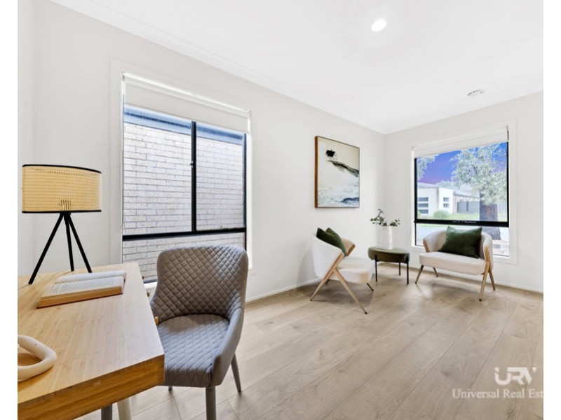 6 Pearce Way, Craigieburn VIC 3064