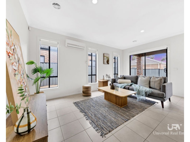 6 Pearce Way, Craigieburn VIC 3064