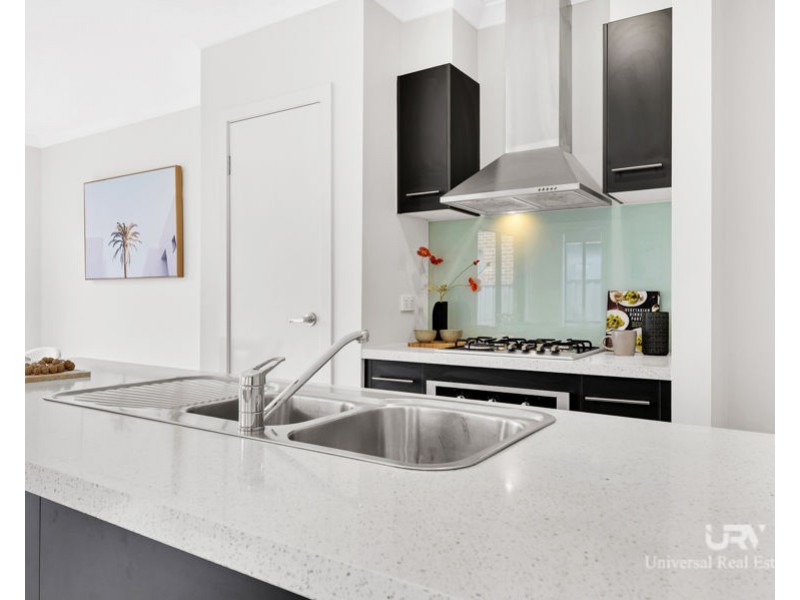 6 Pearce Way, Craigieburn VIC 3064