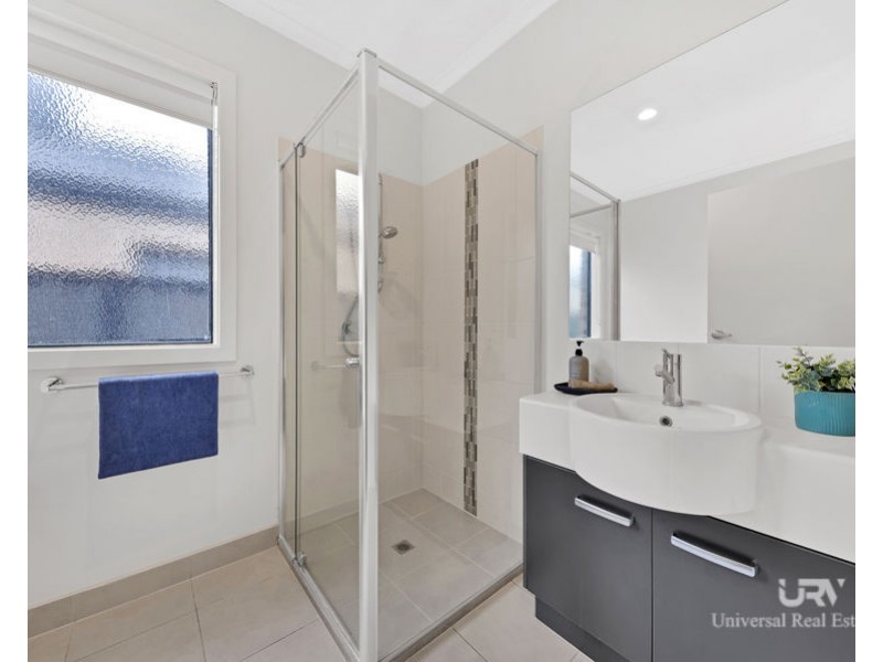 6 Pearce Way, Craigieburn VIC 3064