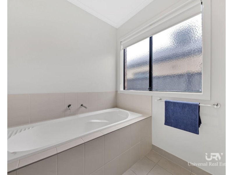 6 Pearce Way, Craigieburn VIC 3064