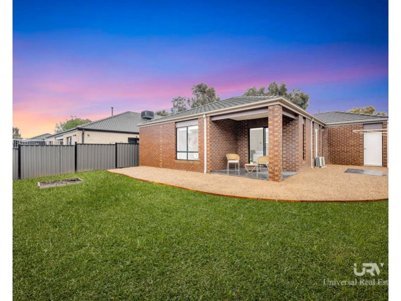 6 Pearce Way, Craigieburn VIC 3064