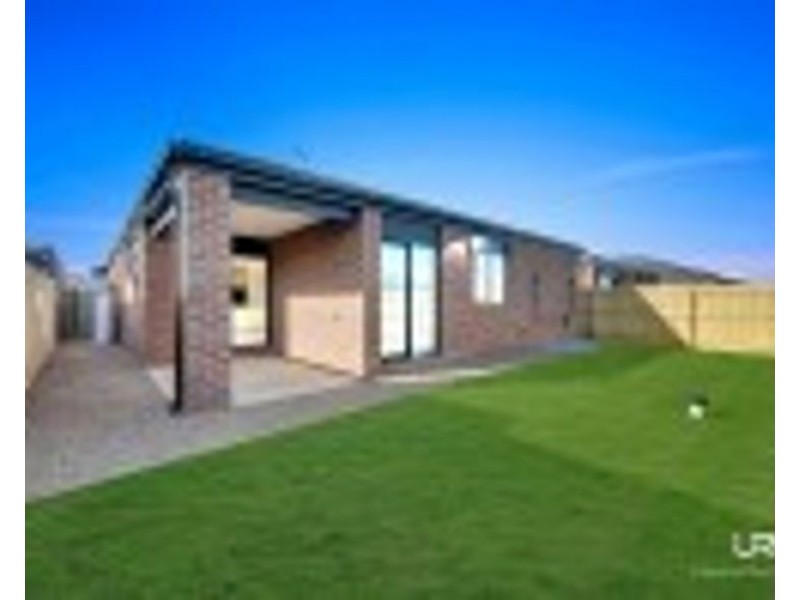 18 Pinaster Street, Wallan VIC 3756