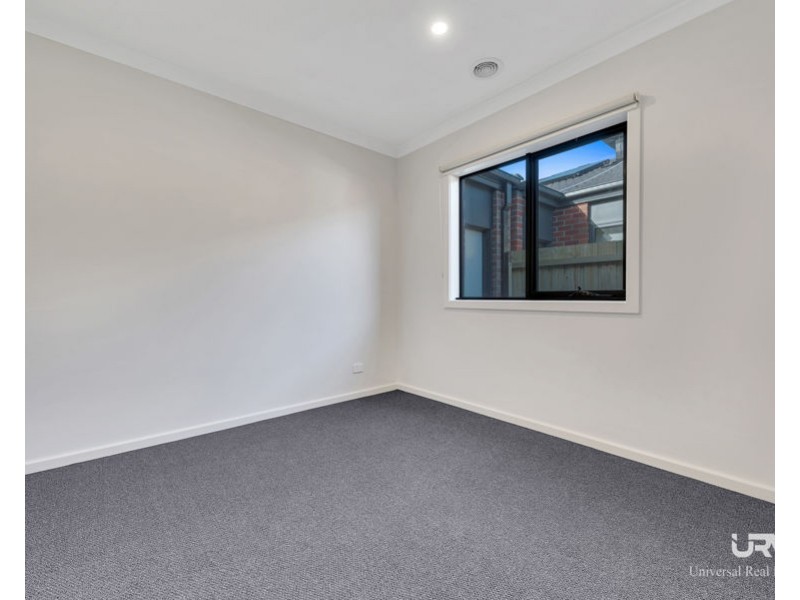 18 Pinaster Street, Wallan VIC 3756