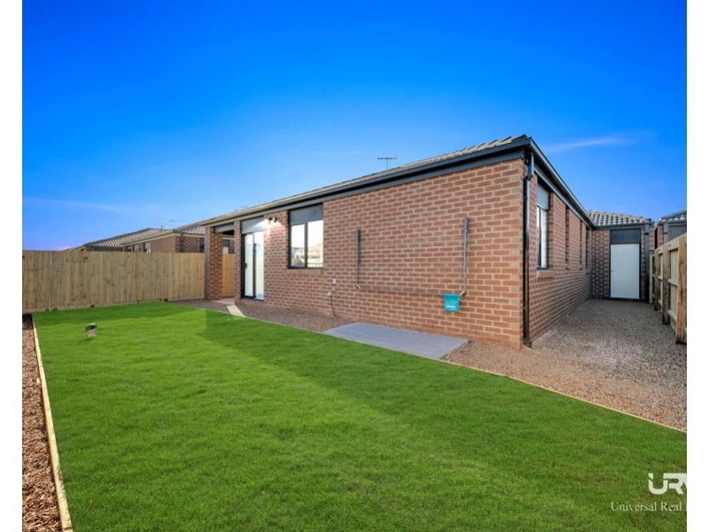 18 Pinaster Street, Wallan VIC 3756