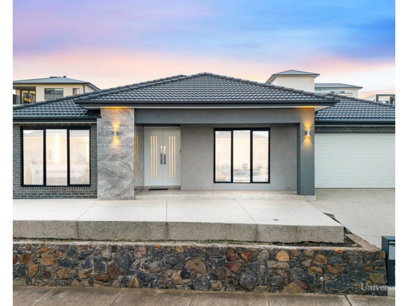 8 Atley Street, Craigieburn VIC 3064