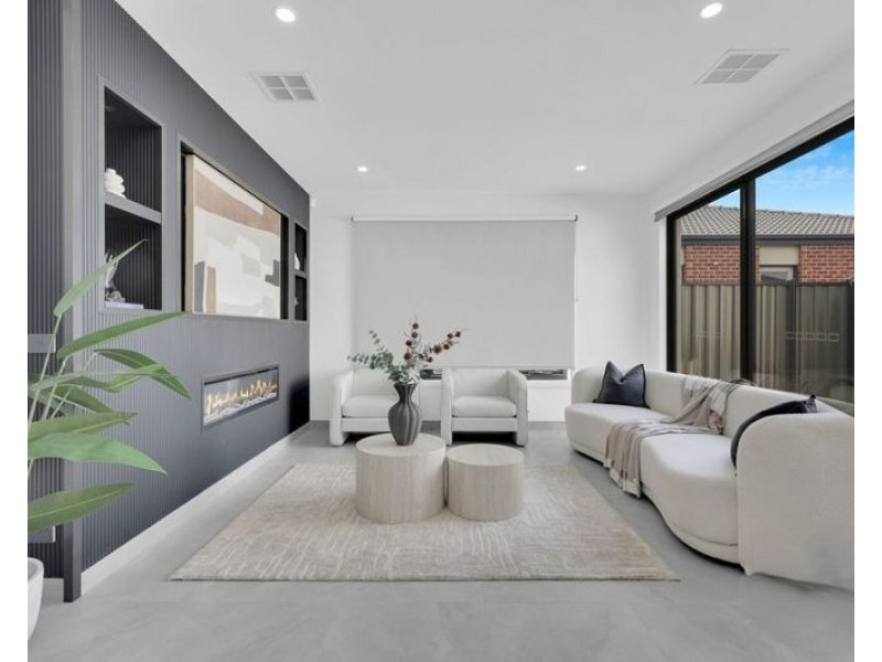 13 Slender Way, Mickleham VIC 3064
