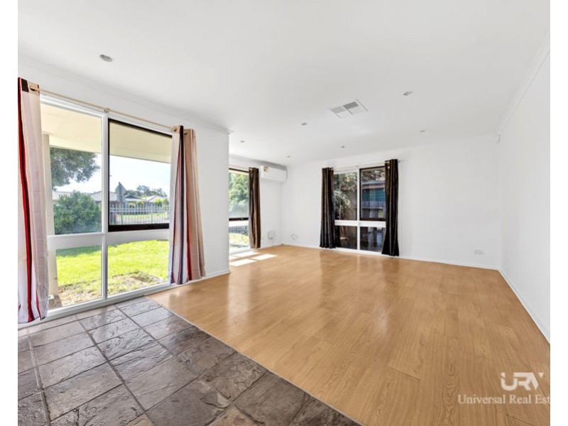 99 Bridgewater Road, Craigieburn VIC 3064