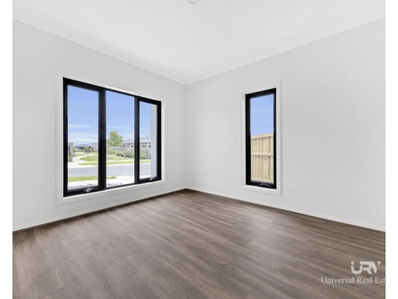 11 Boilersmith St, Donnybrook VIC 3064