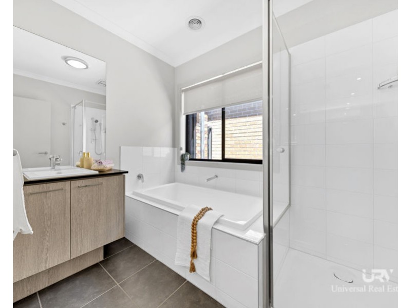 64 Loudon Circuit, Craigieburn VIC 3064