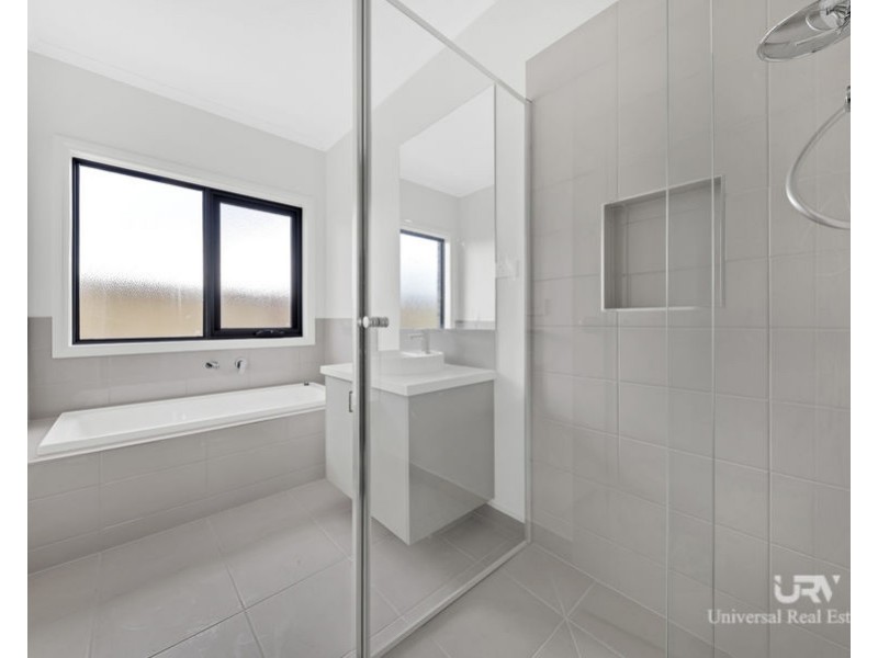 22 Razorback Cres, Wollert VIC 3750