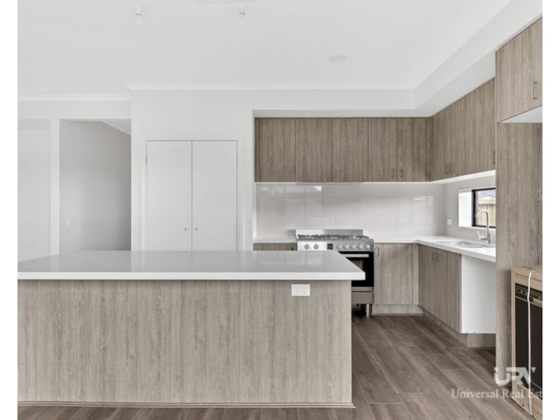 22 Razorback Cres, Wollert VIC 3750
