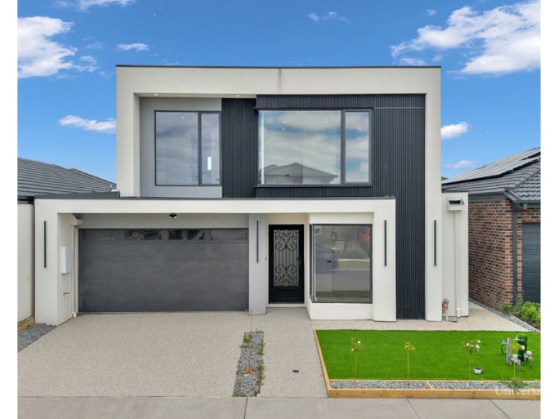 35 Falconer Dr, Mickleham VIC 3064