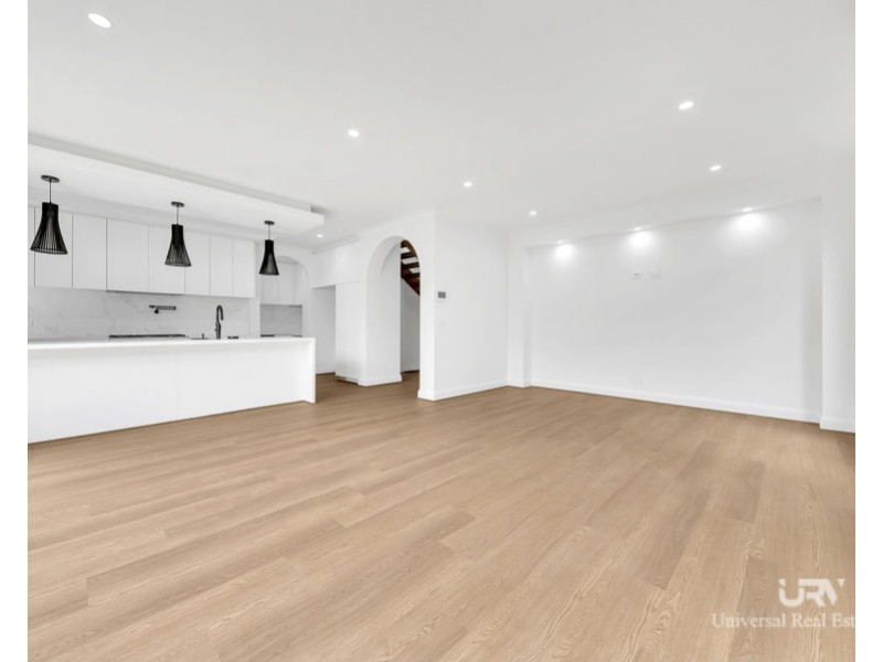 35 Falconer Dr, Mickleham VIC 3064