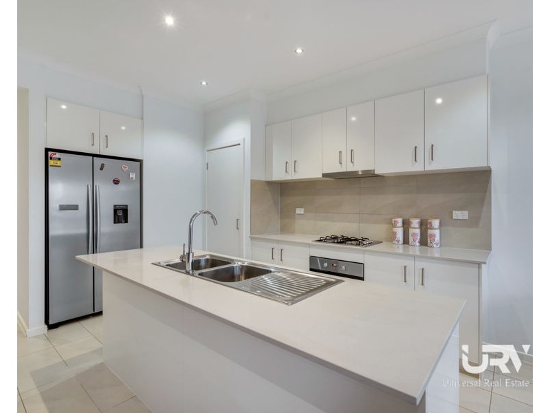 6 Burrows Place, Craigieburn VIC 3064