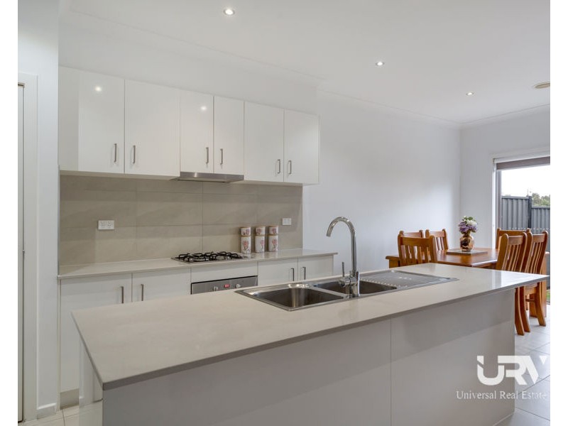 6 Burrows Place, Craigieburn VIC 3064