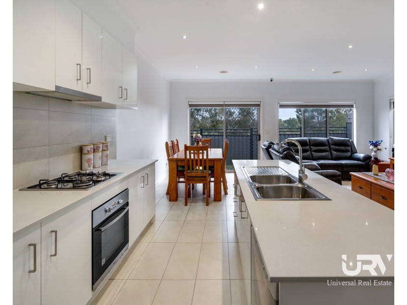 6 Burrows Place, Craigieburn VIC 3064