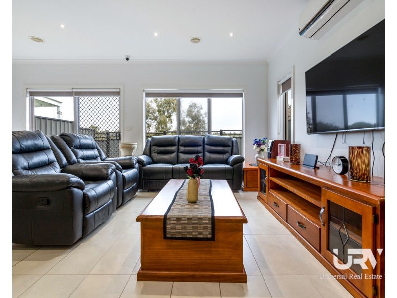 6 Burrows Place, Craigieburn VIC 3064