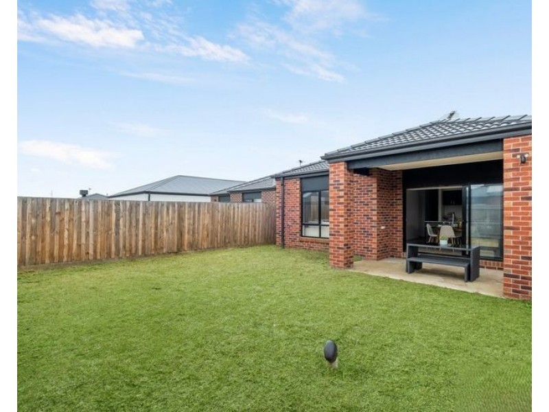 41 Belladonna Cct, Wallan VIC 3756
