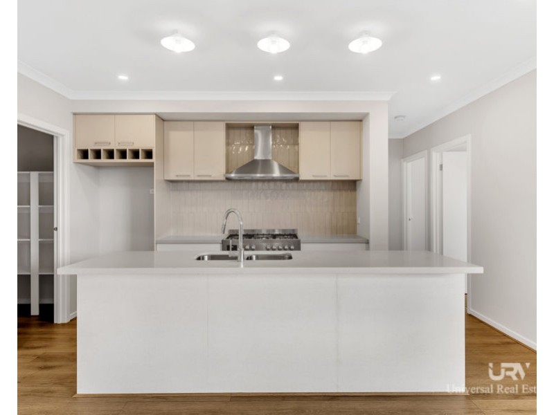 25 Basalt Street, Donnybrook VIC 3064