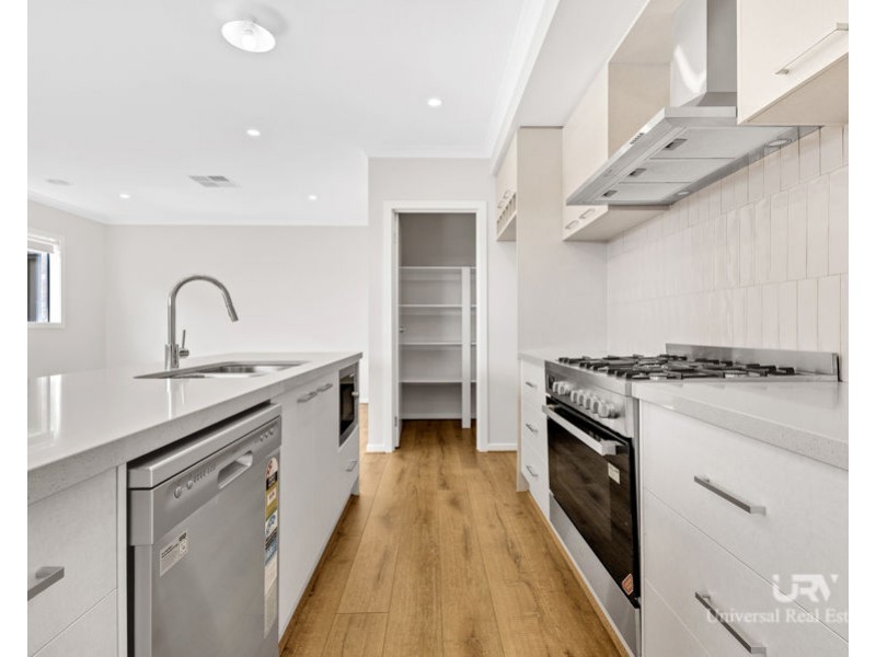 25 Basalt Street, Donnybrook VIC 3064