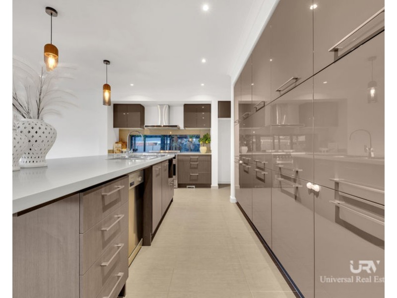 3 Fame Way, Craigieburn VIC 3064