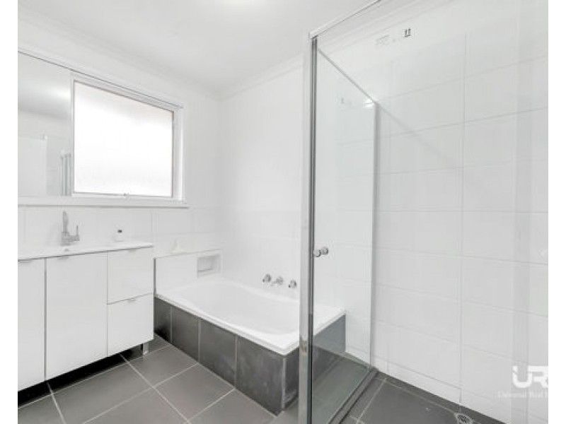 77 Langdon Crescent, Craigieburn VIC 3064