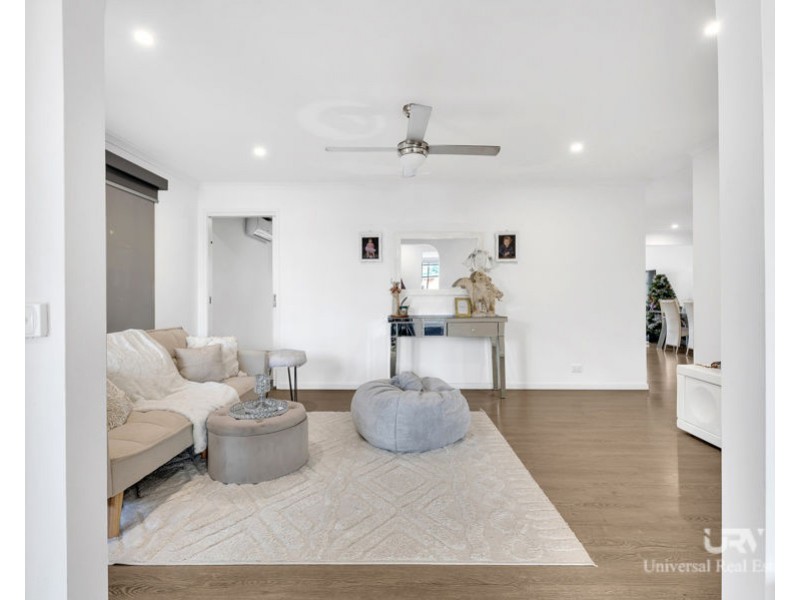 1/16 Manningtree Parade, Craigieburn VIC 3064