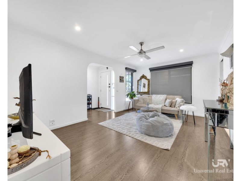 1/16 Manningtree Parade, Craigieburn VIC 3064