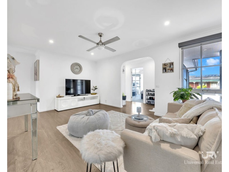 1/16 Manningtree Parade, Craigieburn VIC 3064