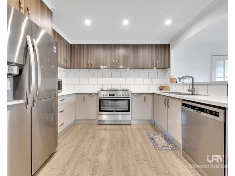 1/16 Manningtree Parade, Craigieburn VIC 3064