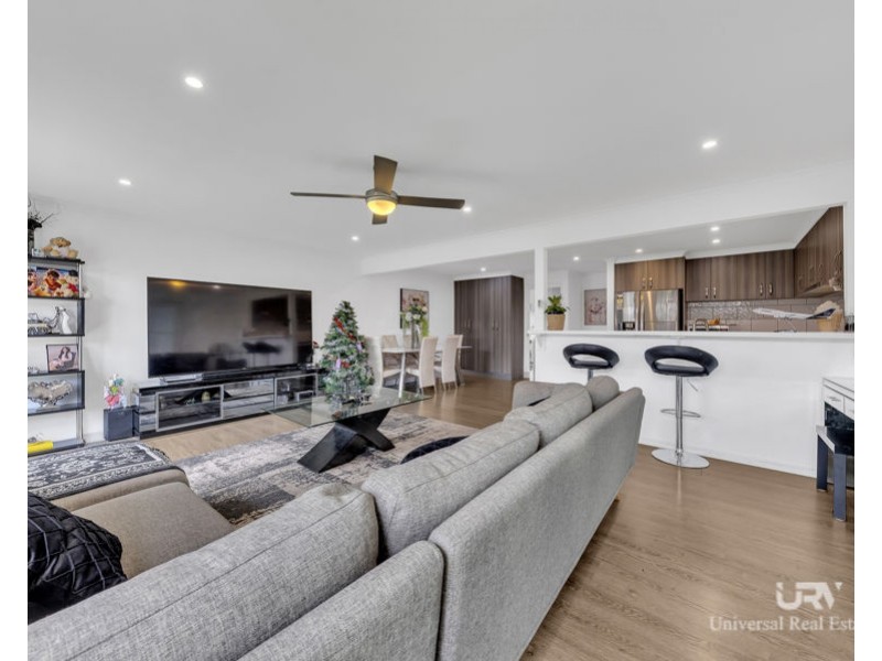 1/16 Manningtree Parade, Craigieburn VIC 3064