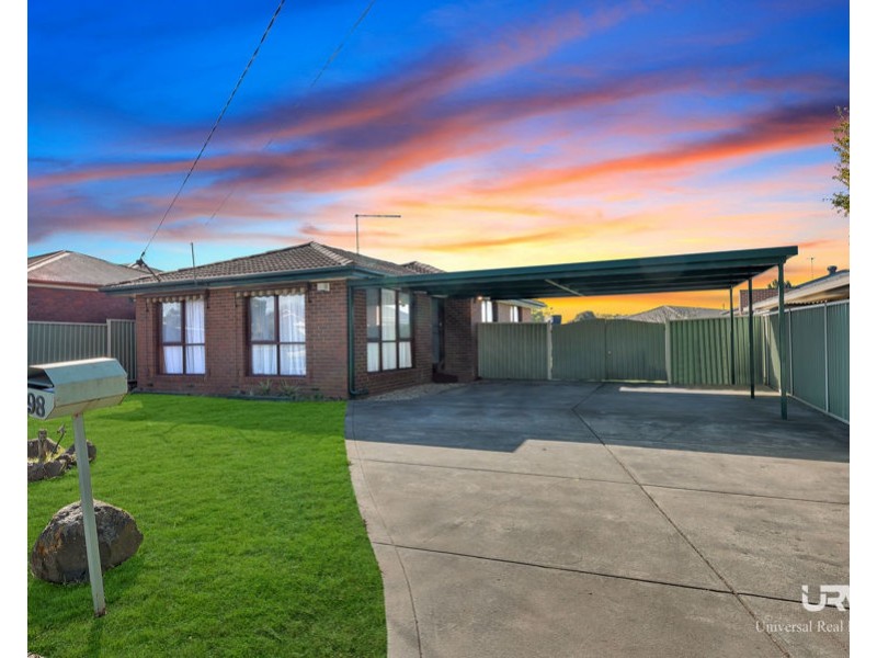 98 Hanson Road, Craigieburn VIC 3064