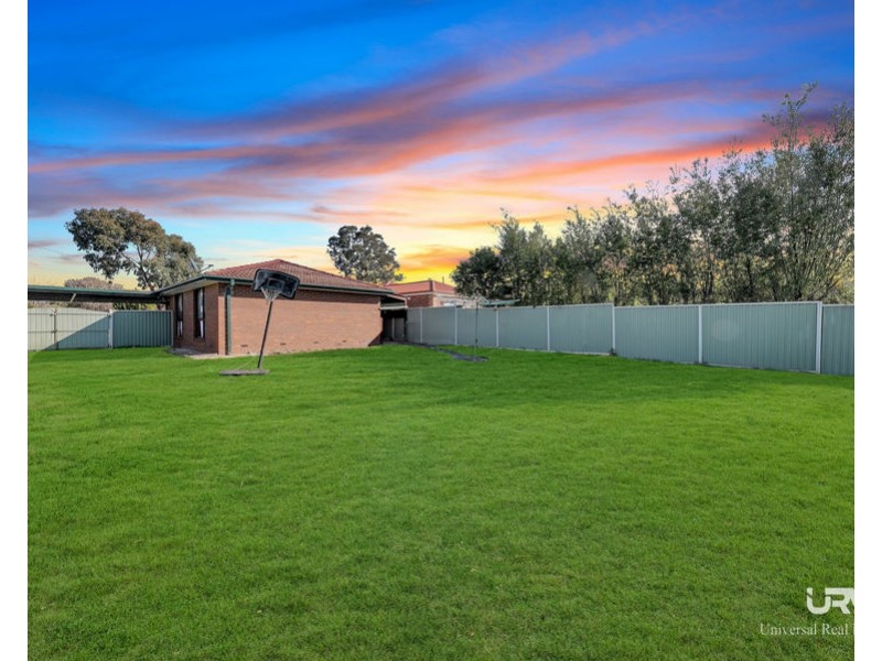 98 Hanson Road, Craigieburn VIC 3064