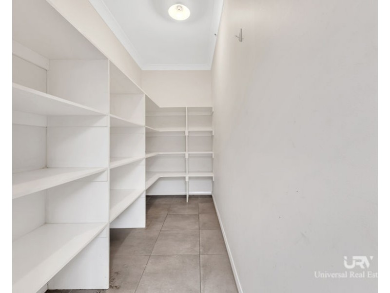 8 Upthorpe Way, Mickleham VIC 3064