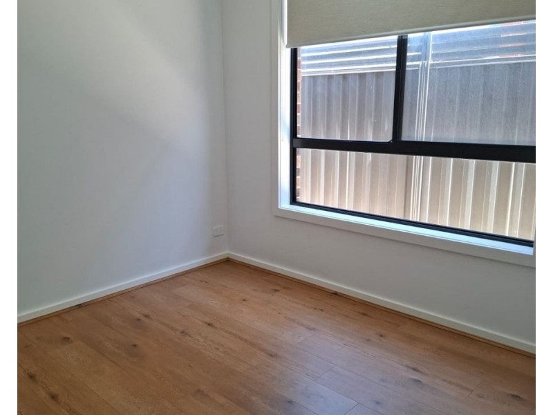 11 Ambigua Way, Donnybrook VIC 3064