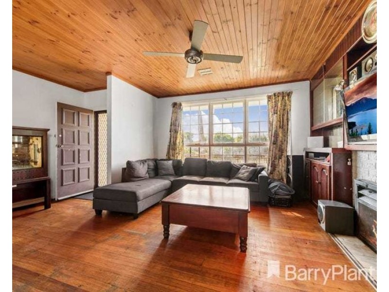 14 Toolern Street, Melton South VIC 3338