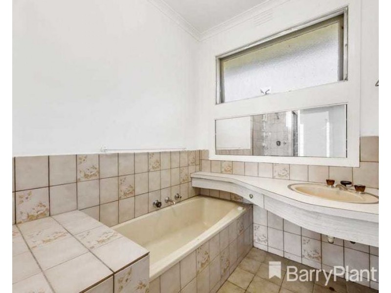 14 Toolern Street, Melton South VIC 3338