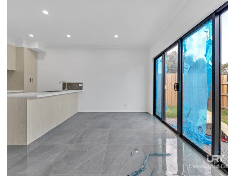 2/17 Mambourin Street, Werribee VIC 3030