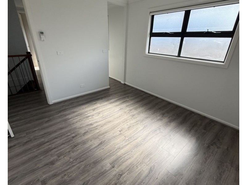 2/5 Bainbridge Close, Craigieburn VIC 3064