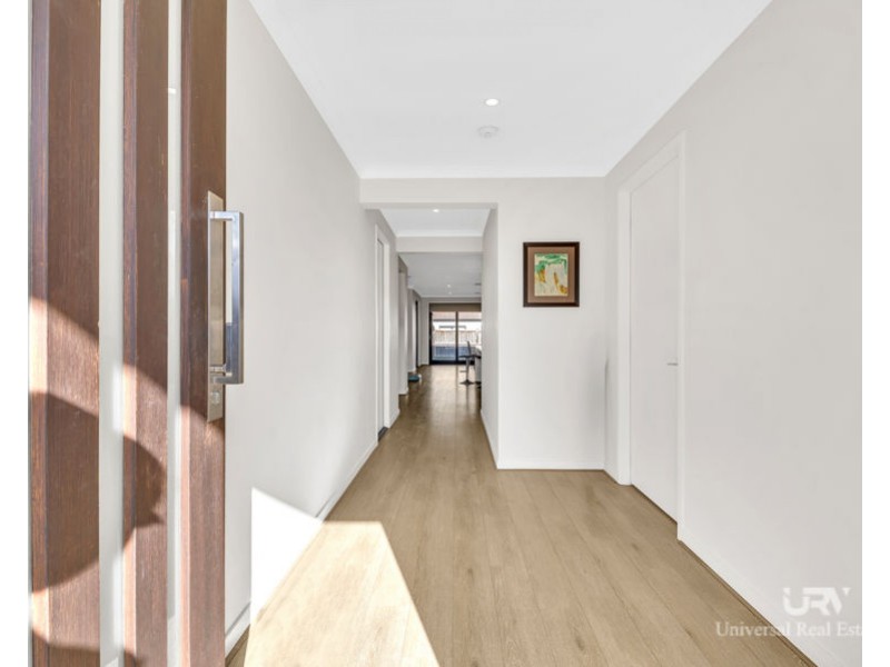 19 Barnato Street, Mickleham VIC 3064